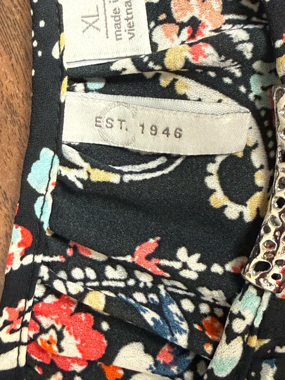 Est. 1946 Paisley Floral Blouse Black Red Keyhole Neck Boho Chic Lightweight Top - Picture 7 of 11